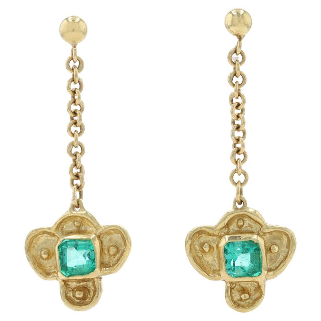 Yellow Gold Emerald Dangle Earrings 18k Square 2.04ctw Flowers Pierced For Sale