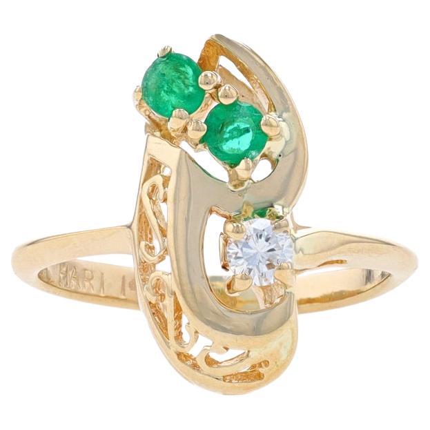 Yellow Gold Emerald & Diamond Bypass Ring - 14k Round .23ctw Scrollwork For Sale