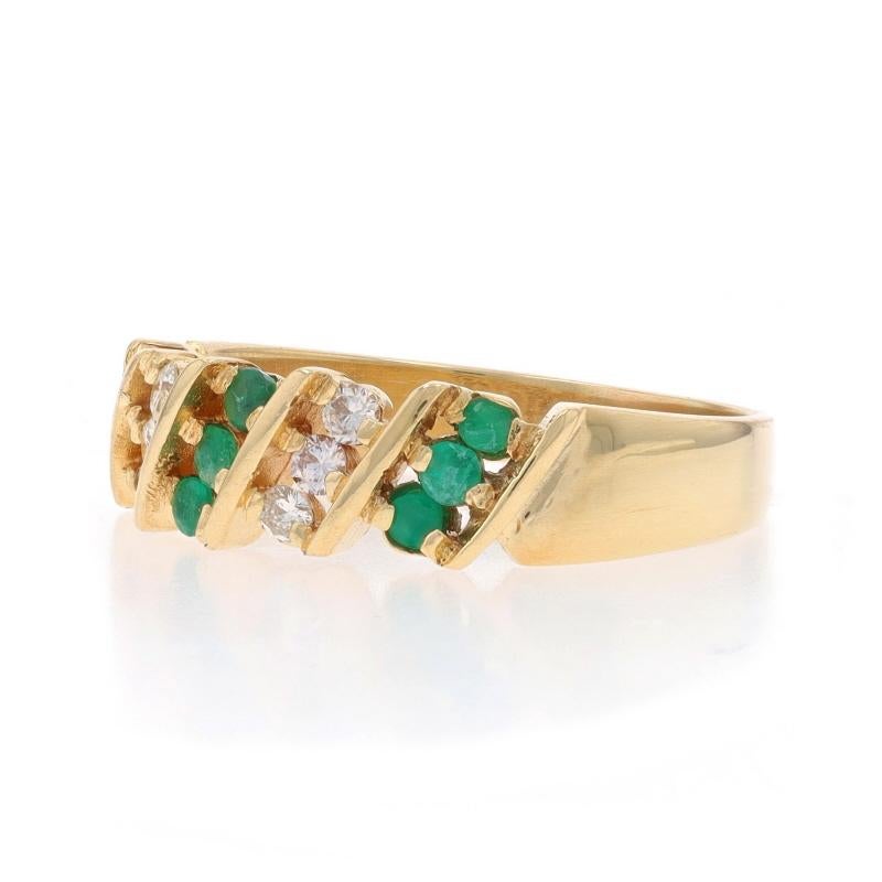 Bague en or jaune avec émeraude et diamant -14k Round .42ctw Diagonal Stripes Ring Bon état - En vente à Greensboro, NC