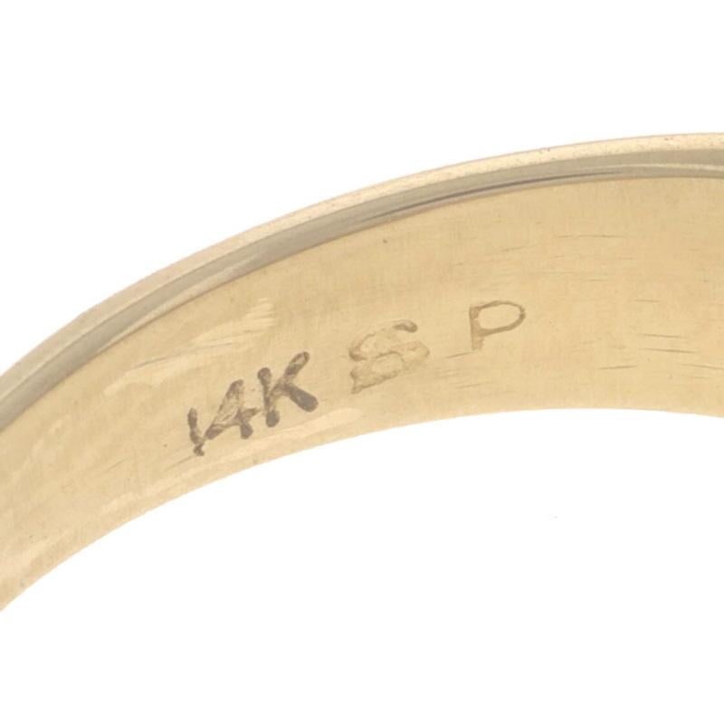 Bague en or jaune avec émeraude et diamant -14k Round .42ctw Diagonal Stripes Ring en vente 2