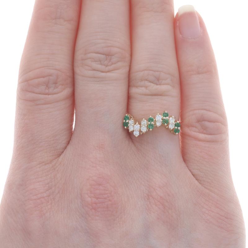 Round Cut Yellow Gold Emerald & Diamond Cluster Band - 14k Round .49ctw Zig Zag Ring For Sale