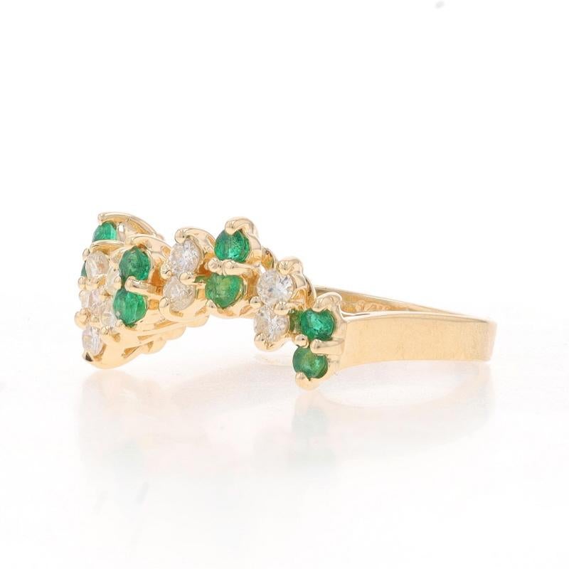 Yellow Gold Emerald & Diamond Cluster Band - 14k Round .49ctw Zig Zag Ring In Excellent Condition For Sale In Greensboro, NC