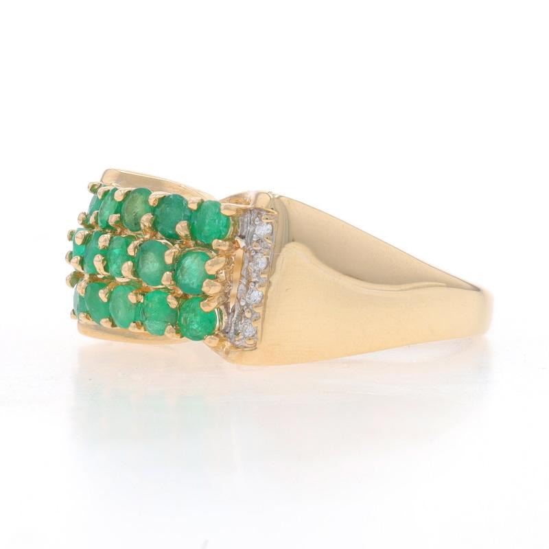 Round Cut Yellow Gold Emerald & Diamond Cluster Cocktail Ring - 14k Round 1.24ctw For Sale