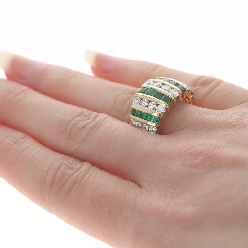 Yellow Gold Emerald & Diamond Cocktail Band 18k Sq 3.80ctw Stripe Ring Sz 8 1/2 In Excellent Condition For Sale In Greensboro, NC
