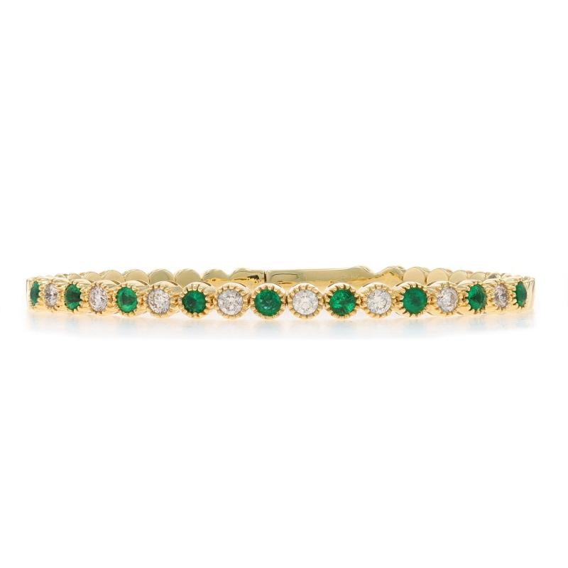 Contenuto del metallo: Oro giallo 14k

Informazioni su A. Stone

Smeraldi naturali
Trattamento: Oliatura
Carati: 1,22ctw
Taglio: Rotondo

Diamanti naturali
Carati: 0,90ctw
Taglio: Rotondo brillante
Colore: H. H. - I.
Chiarezza: SI1 - SI2

Carati