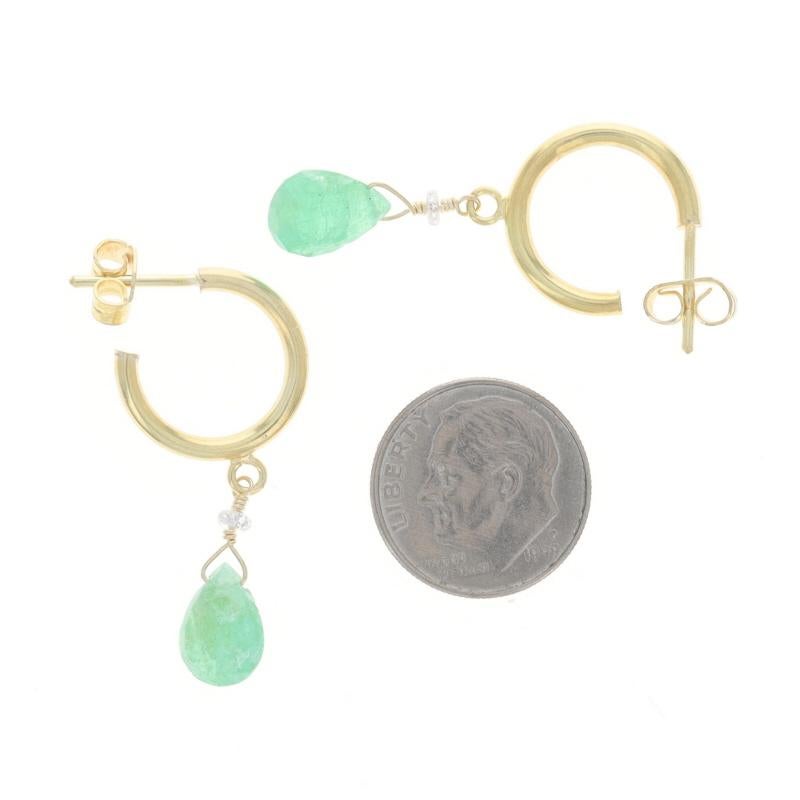 De las mujeres Pendientes colgantes de oro amarillo con diamante esmeralda y medio aro 22k Rose Cut Pear 5.32ctw en venta