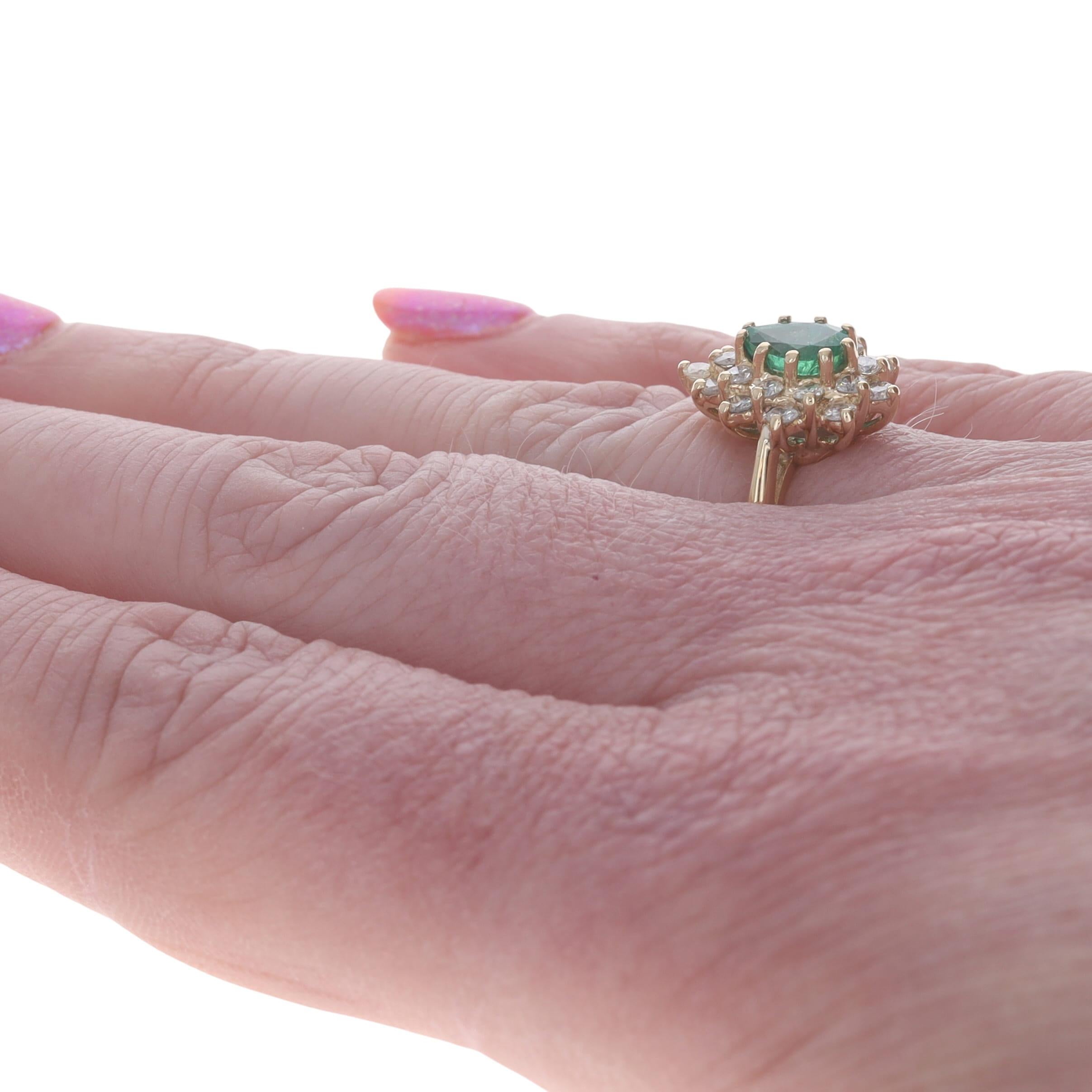 Bague en or jaune avec halo d'émeraude et de diamant - 14k Pear 1.15ctw Excellent état - En vente à Greensboro, NC