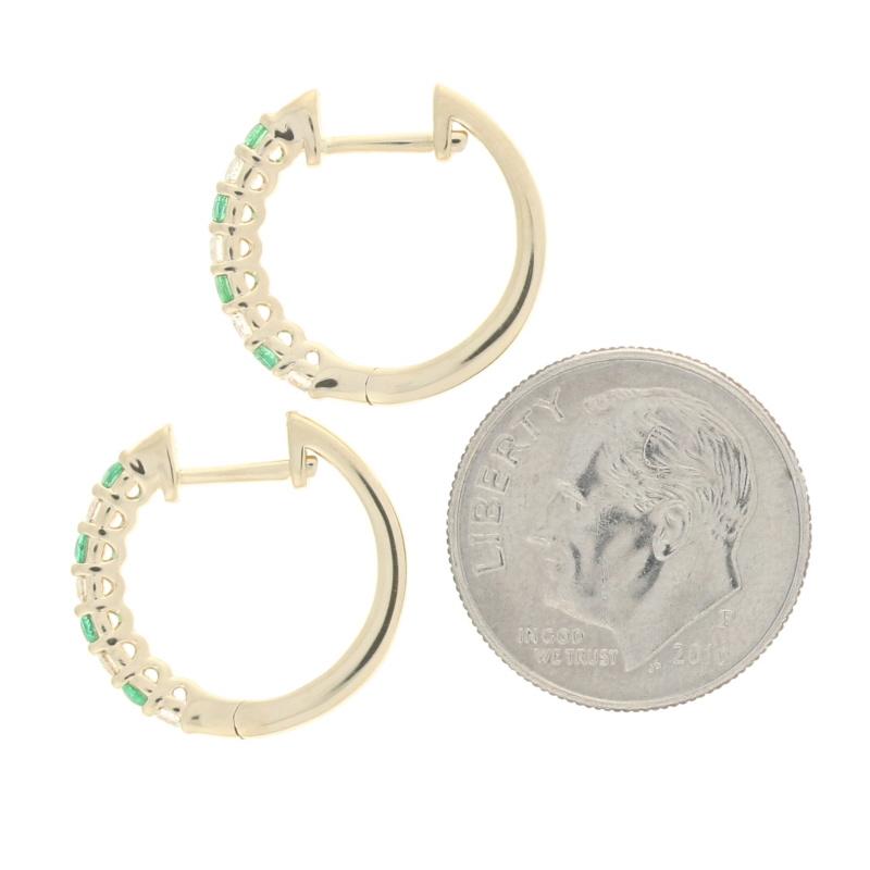 Gelbgold-Ohrringe mit Smaragd und Diamanten - 14k Rundschliff .40ctw durchbohrt Damen im Angebot