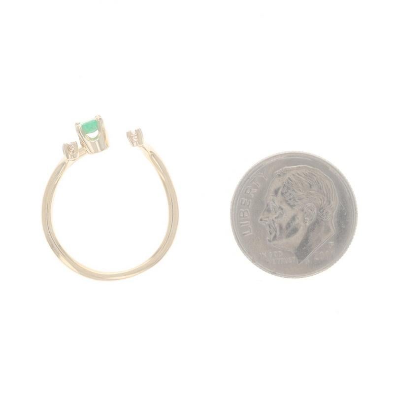 Anillo Oro Amarillo Diamante Esmeralda Espacio Negativo - 14k Redondo .14ctw en venta 1