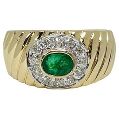Yellow Gold Emerald Diamond Ridged Ring