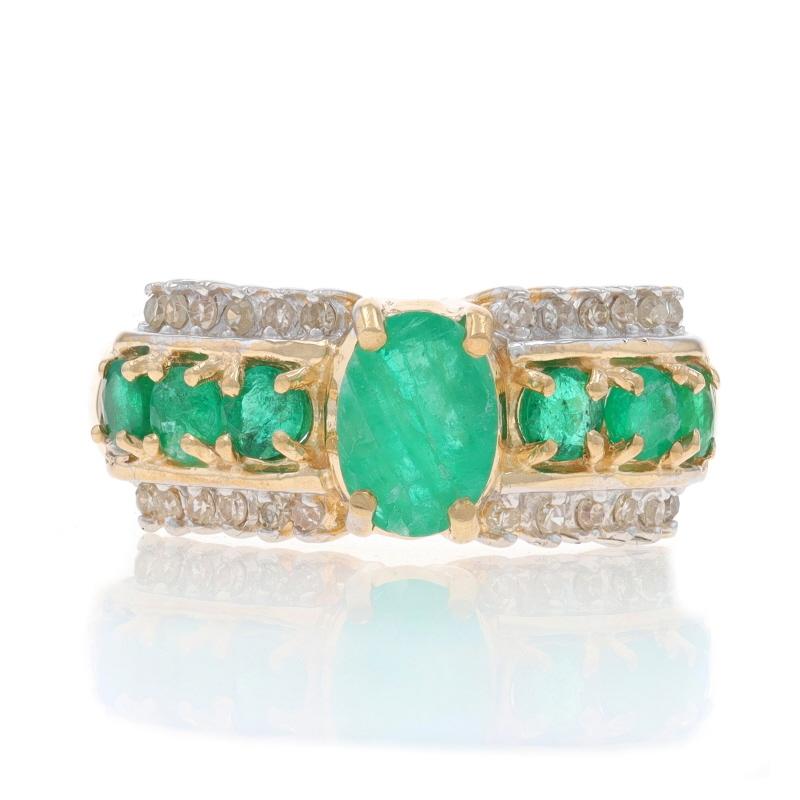 Dimensione: 7
Costo della taglia: Aumento di 2 taglie per $40 o Diminuzione di 1 taglia per $30

Contenuto metallico: oro giallo 10k e oro bianco 10k

Informazioni su A. Stone

Smeraldo naturale
Trattamento: Oliatura
Carati: .85ct
Taglio: