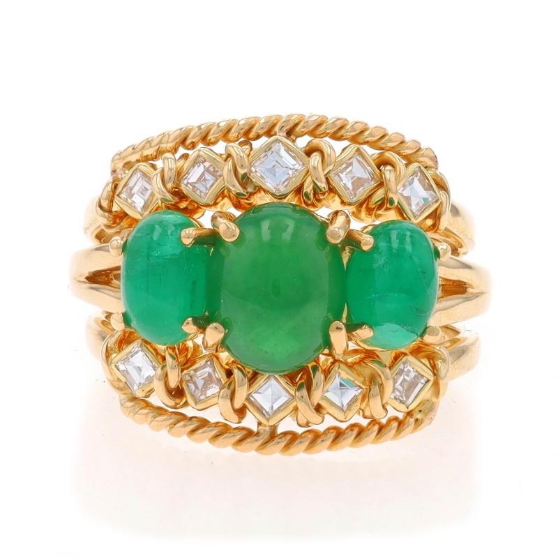 Taille : 5 1/2
Frais de taille : 1 1/2 pointure supérieure pour 120 $ ou 1 1/2 pointure inférieure pour 90 $.

Contenu du métal : Or jaune 14k

Informations sur les pierres

Émeraudes naturelles
Traitement : Huilage
Carat(s) : 2.32ctw
Coupe :