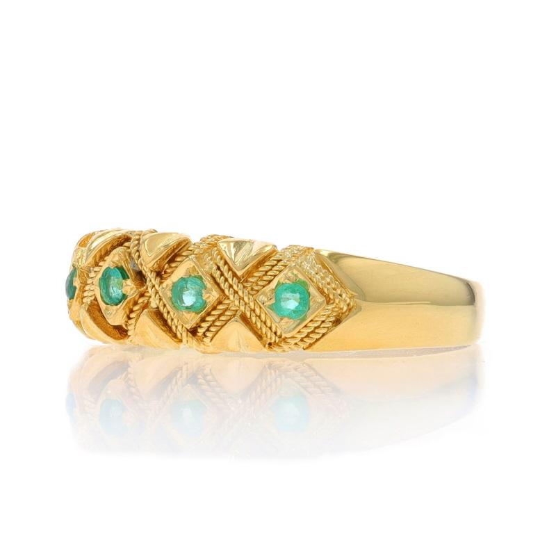 Anneau en or jaune à cinq pierres en émeraude - 18k Round .20ctw Rope Ring Excellent état - En vente à Greensboro, NC