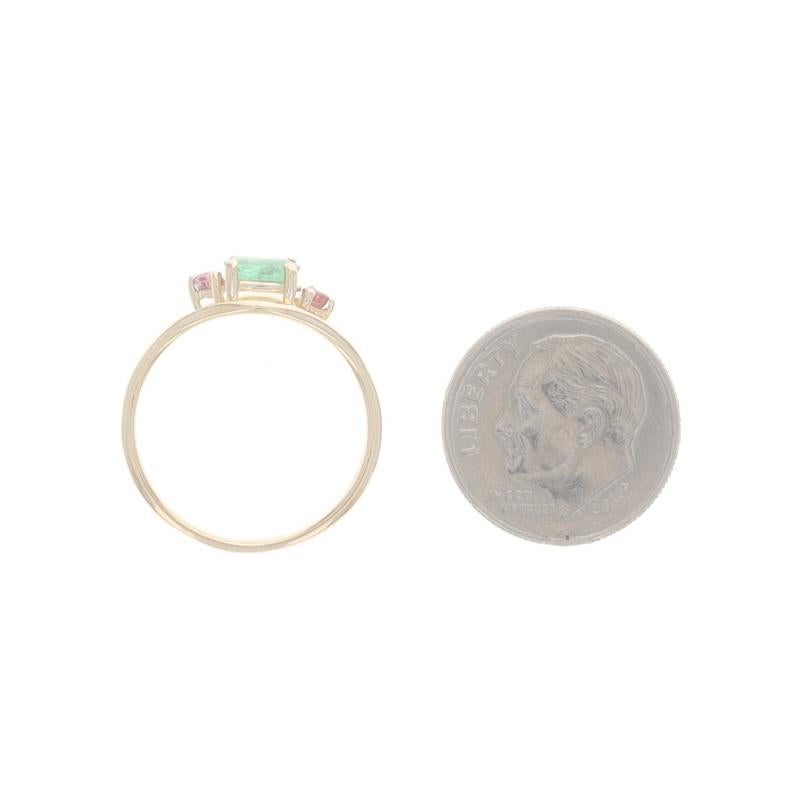 Bague en or jaune avec émeraude et rubis - 14k Oval .39ctw en vente 1