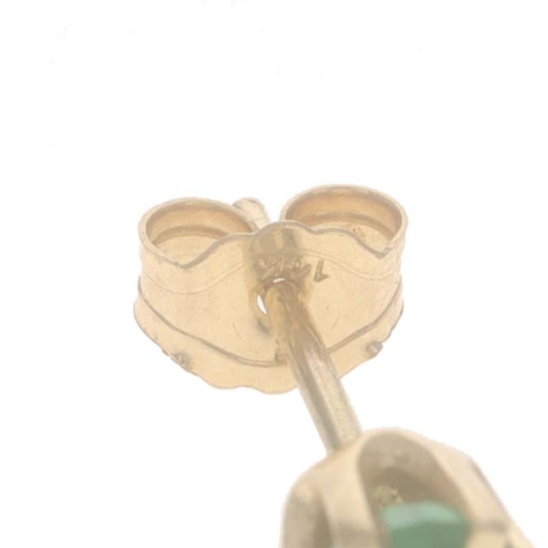 Boucles d'oreilles émeraude en or jaune - 14k Round .60ctw Pierced Pour femmes en vente