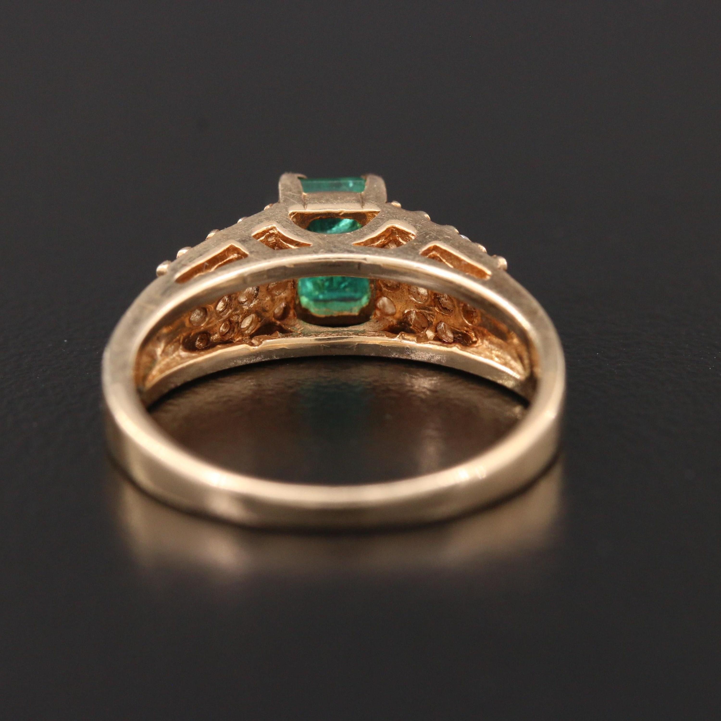 For Sale:  Yellow Gold Emerald Wedding Ring for Him, Men's Emerald Diamond Engagement Ring 3