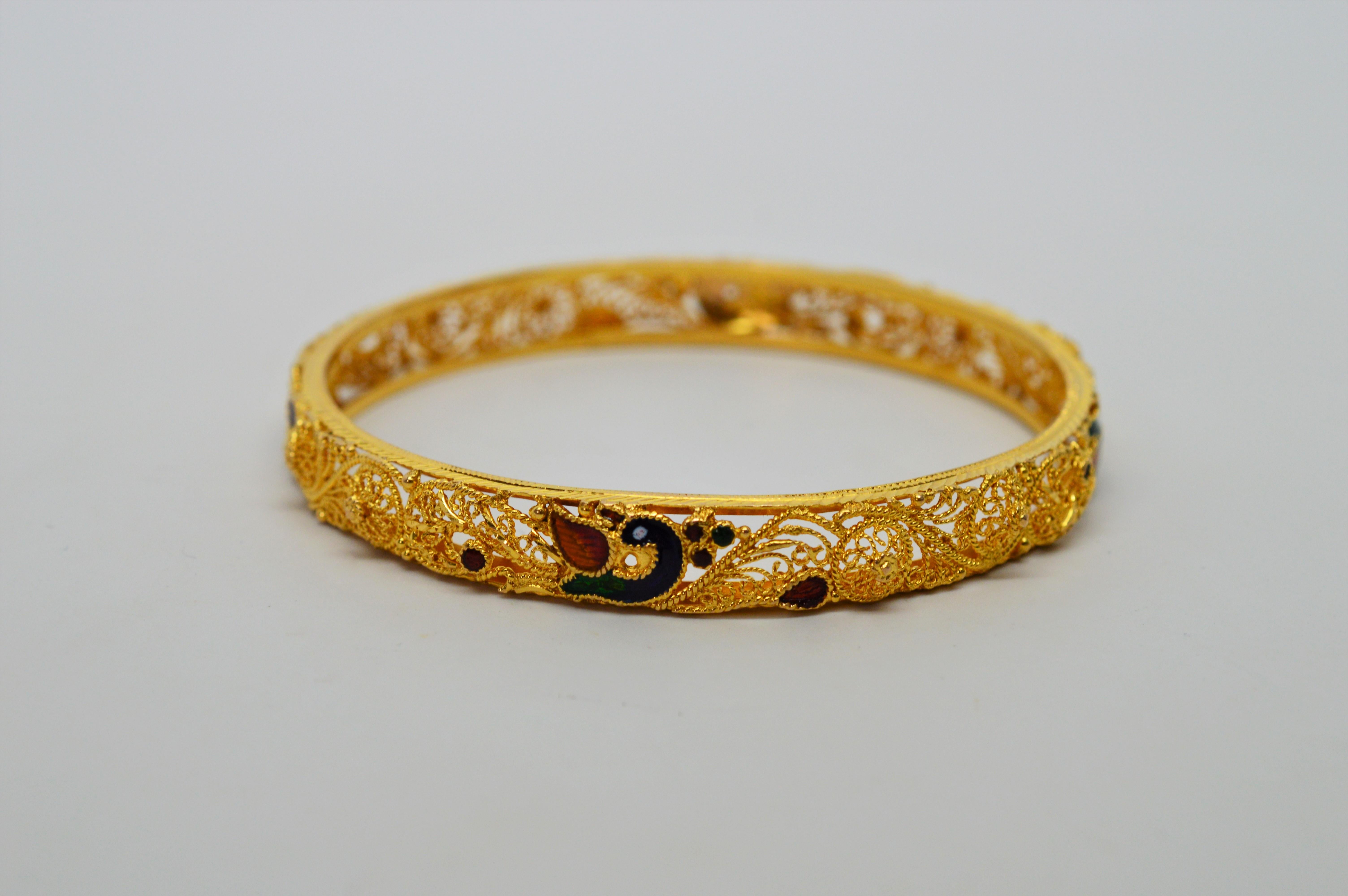 Ornate 18 Karat Yellow Gold Filigree Bangle Bracelet w Enamel Peacock Accents In Excellent Condition In Mount Kisco, NY