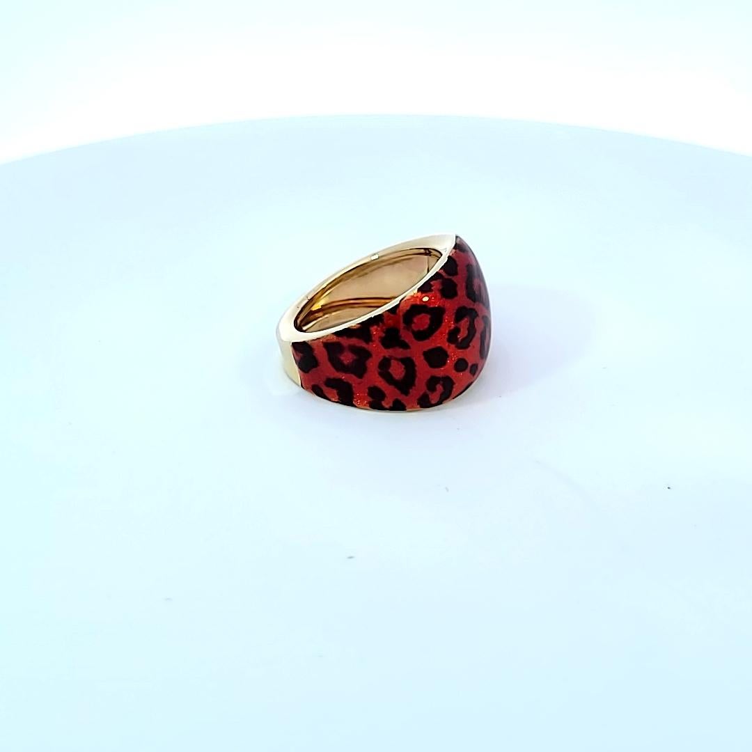Yellow Gold Enamel Ring In Good Condition For Sale In Dallas, TX