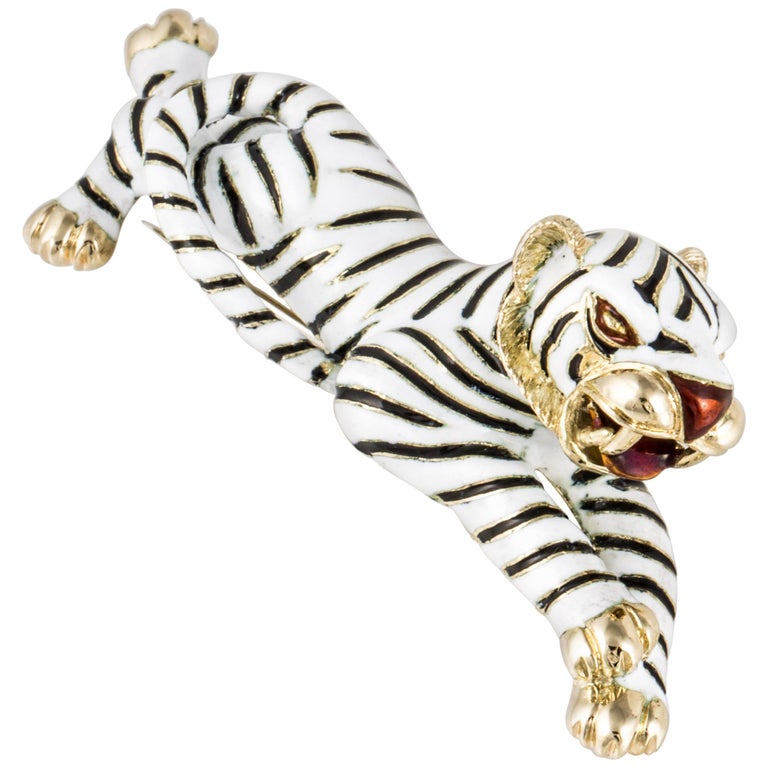 White Enamel Tiger Brooch in 18K Gold For Sale at 1stDibs