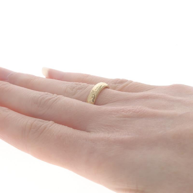 Women's or Men's Yellow Gold Etched Chevron Statement Band - 18k Ring Sz 6 For Sale