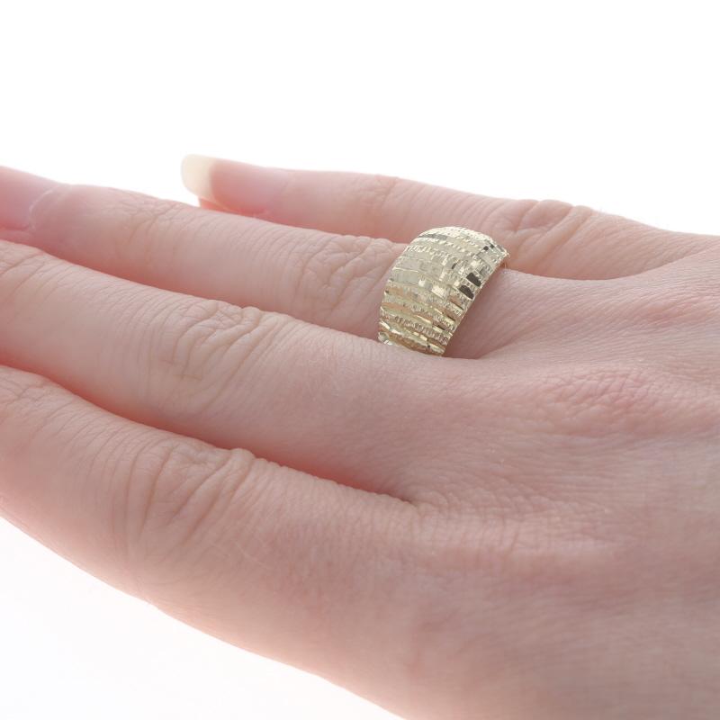 Gelbgold geätzte Dome Aussage Band - 14k gerippte Streifen Ring 1