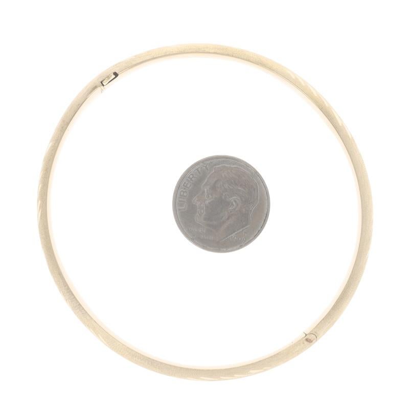 Bracelet en or jaune avec guirlande de feuilles 6 1/2