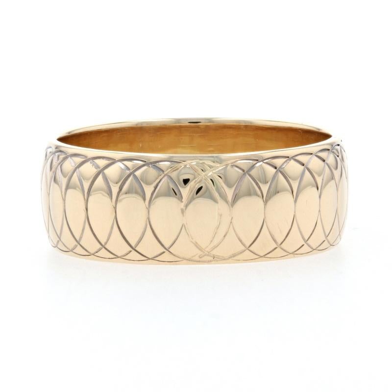 Yellow Gold Etched Wedding Band, 14k Intertwined Circles Unisex Ring 4