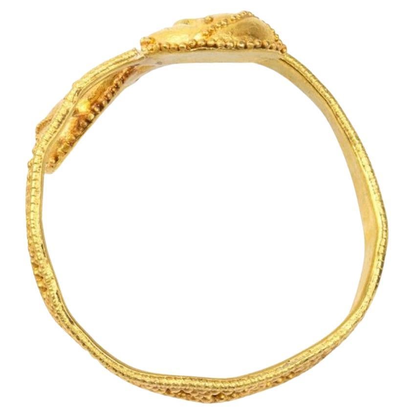 Neoetrusco Anello Etrusco Revival in oro giallo