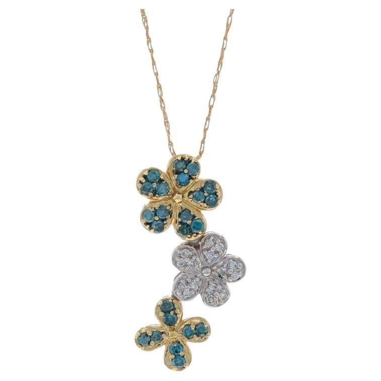 Collana Trio di fiori di diamanti blu in oro giallo da 17" - 10k .25ctw trattato in vendita