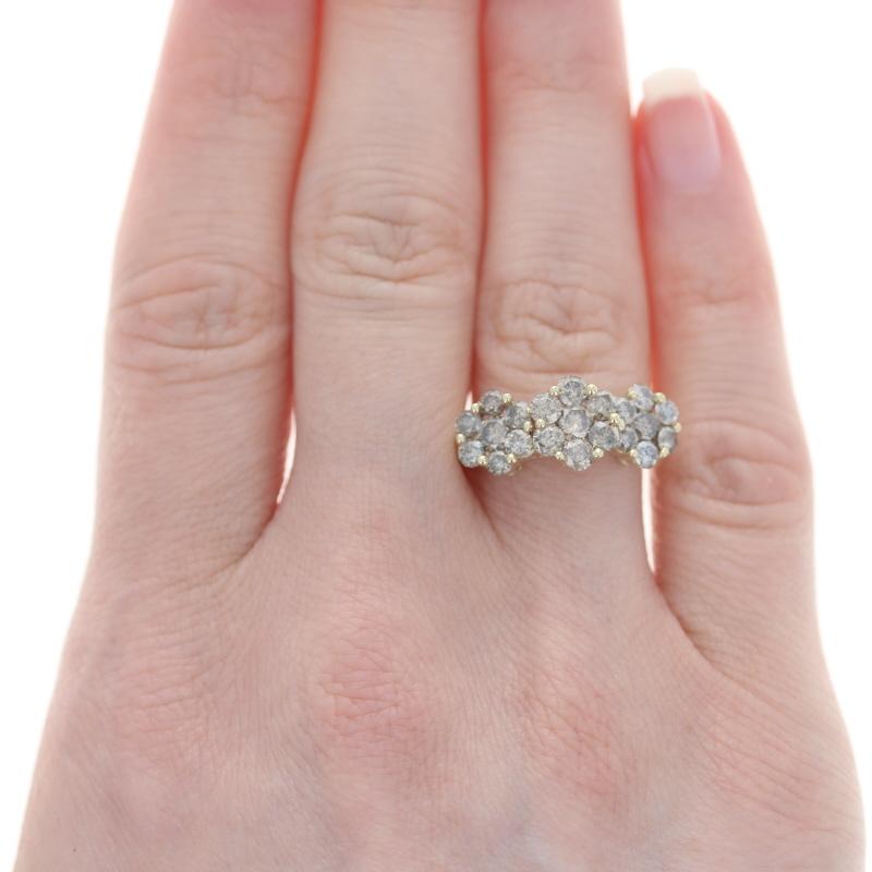 Gelbgold Fancy Brown Diamond Cluster Halo Ring -10k Runde 2,00ctw Drei-Stein (Rundschliff) im Angebot