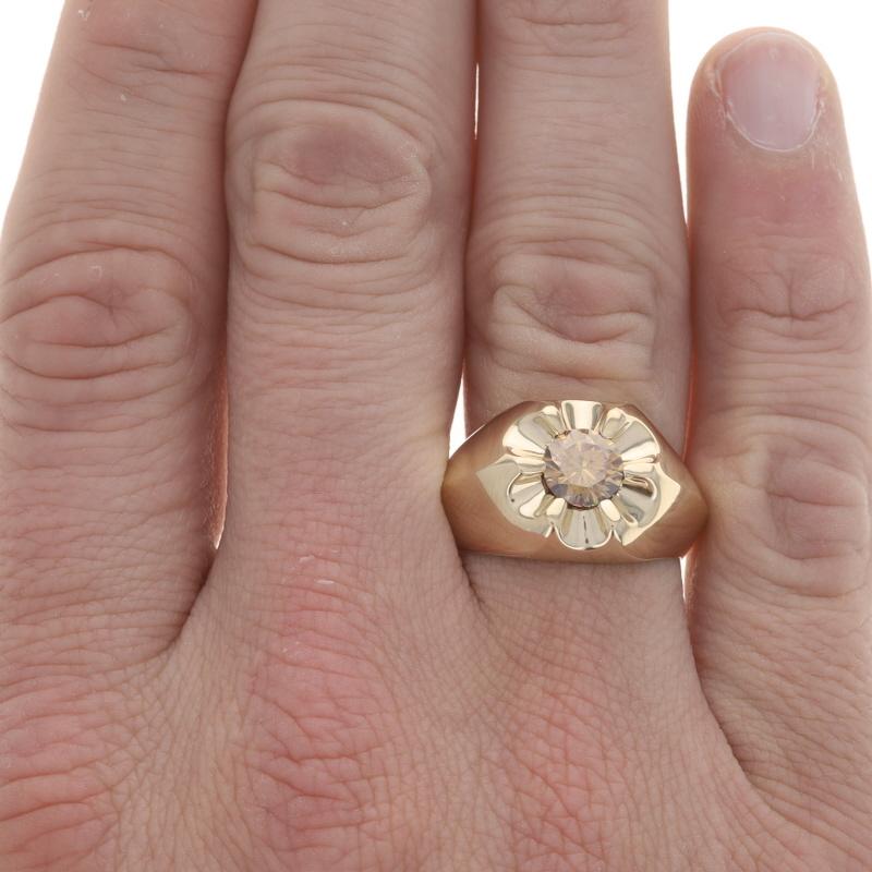 Yellow Gold Fancy Brown Moissanite Men's Ring 10k Rd 1.30ct Knife-Edge Solitaire In Excellent Condition For Sale In Greensboro, NC
