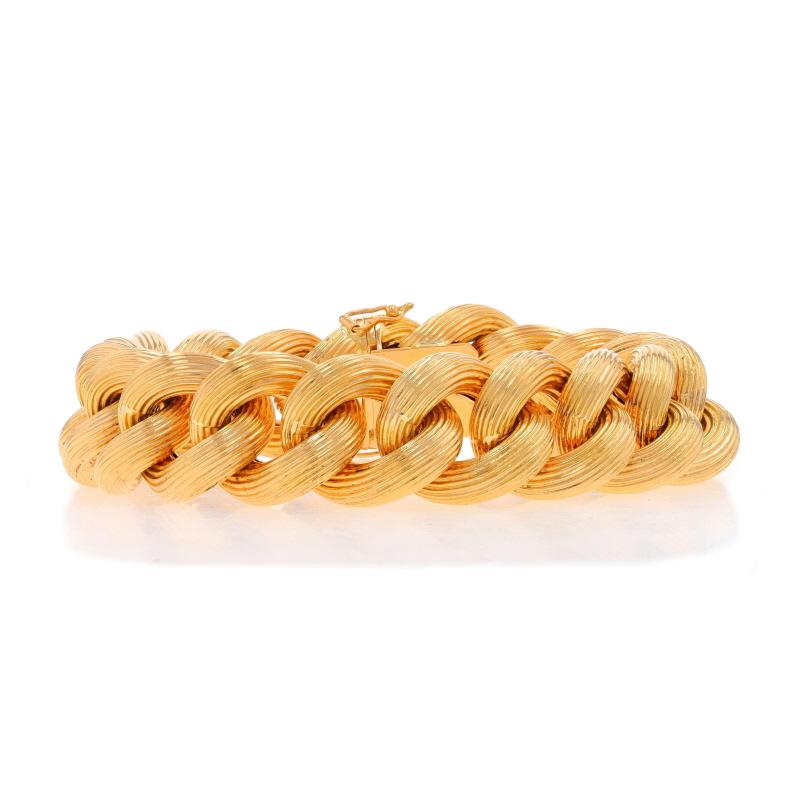 Contenu du métal : Or jaune 18k

Style de chaîne : Bordure fantaisie
Style de bracelet : Chaîne
Type de fermeture : Fermoir à onglet avec deux fermoirs de sécurité latéraux
Caractéristiques : Construction creuse avec détails