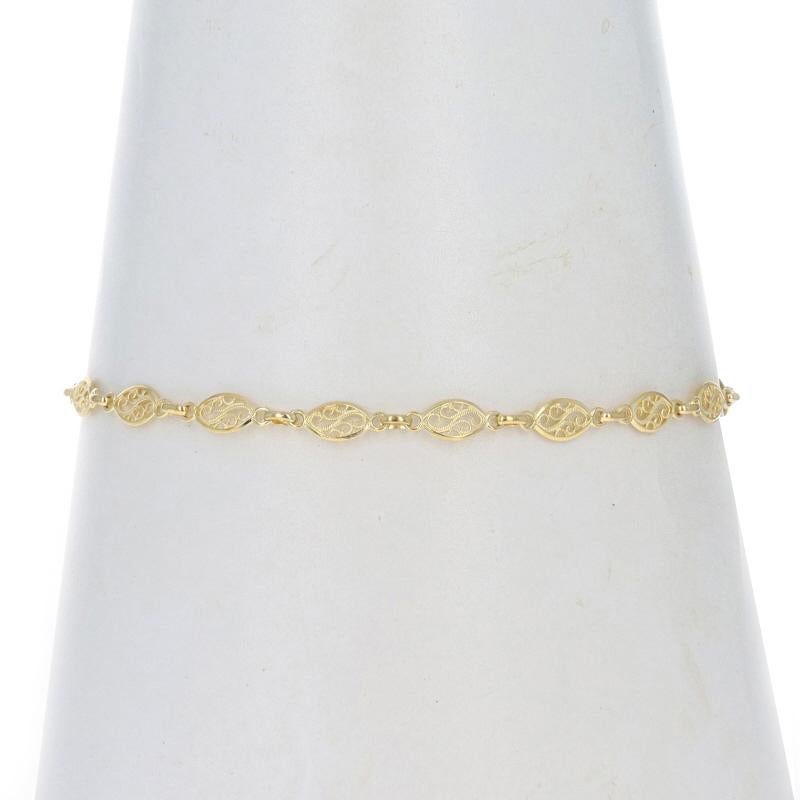 Contenu du métal : Or jaune 14k

Style : Bracelet de cheville en chaîne
Style de chaîne : Maillon fantaisie
Style de bracelet : Chaîne
Type de fermeture : Fermoir à griffe de homard
Thème : Rouleau florissant

Mesures

Longueur : 9 1/4