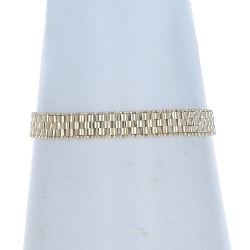 Contenuto del metallo: Oro giallo 14k

Stile della catena: A Link
Stile del braccialetto: Catena
Tipo di chiusura: Chiusura a scatola con linguetta e chiusura di sicurezza su un lato

Misure

Lunghezza: 6 1/2