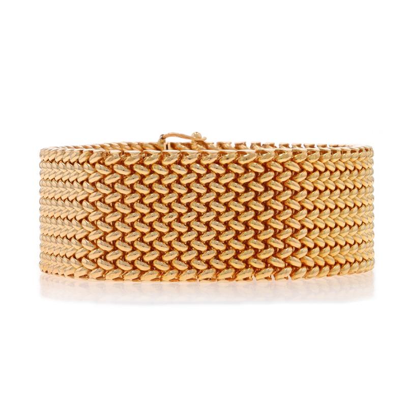 Metallgehalt: 18k Gelbgold

Kette Stil: Fancy Woven Mesh
Armband Stil: Kette
Verschluss-Typ: Tab Box Clasp mit einseitiger Sicherheitsschließe

Messungen
Länge: 7 1/2