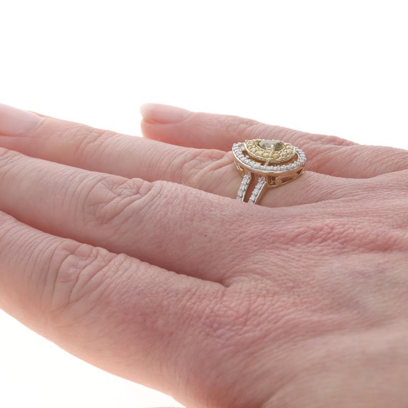 Bague double halo en or jaune avec diamant jaune fantaisie - 14k .72ctw Pour femmes en vente