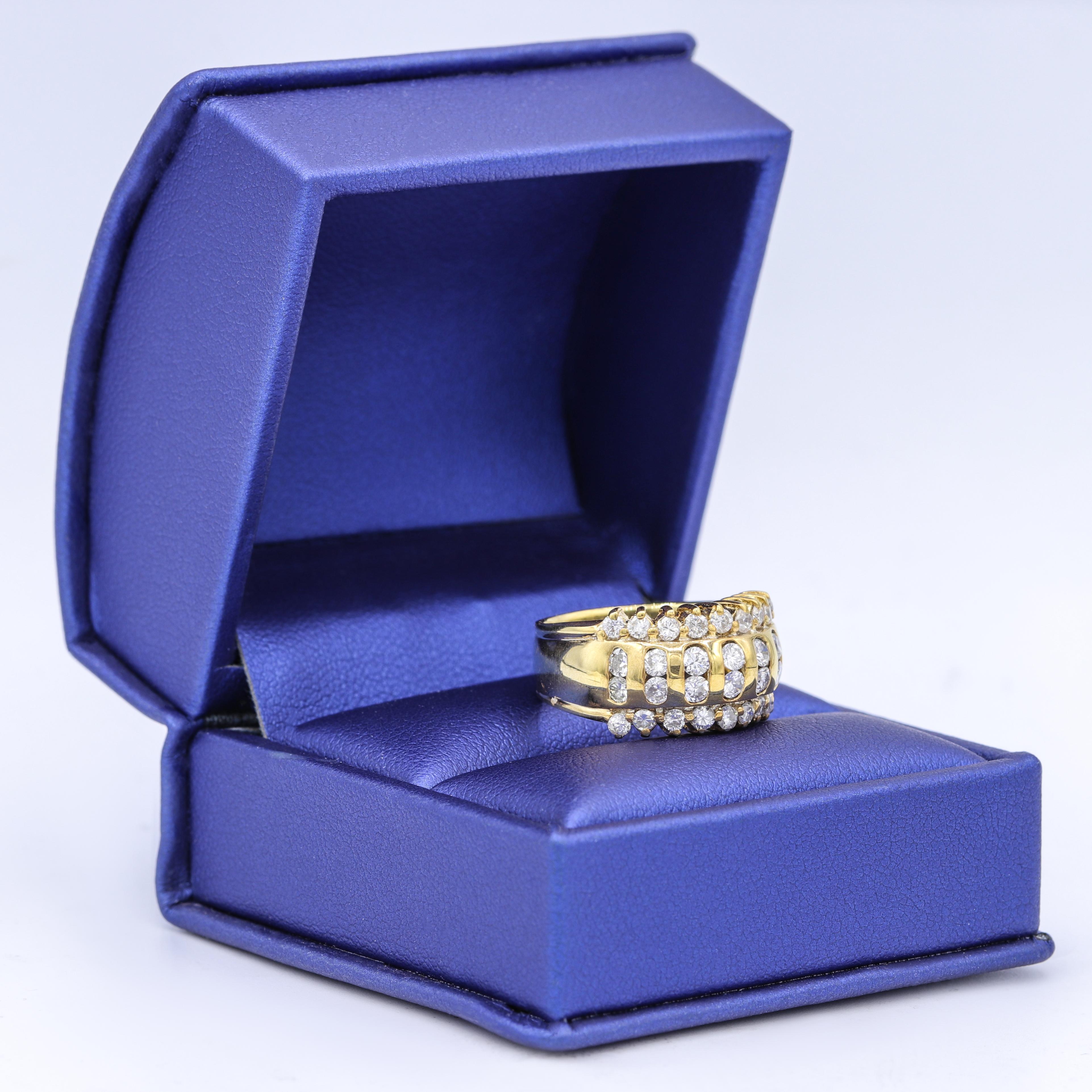 Yellow Gold Fashion Diamond Ring Featuring 1.30 Carat of Diamonds In New Condition For Sale In New York, NY