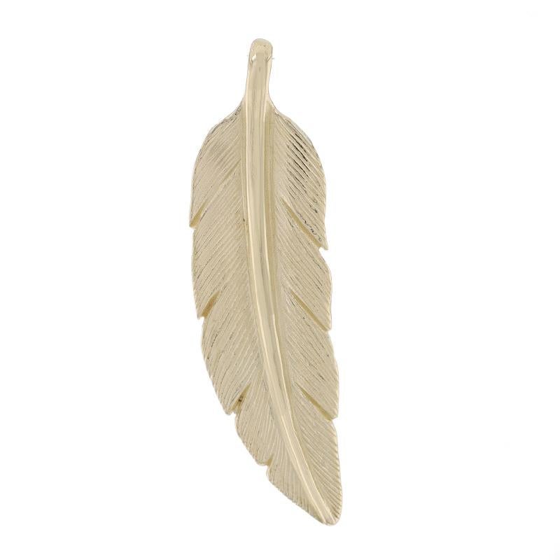 Metallgehalt: 14k Gelbgold

Thema: Feder, Nature 
Merkmale: Geätzte Detaillierung

Messungen

Höhe (ab stationärem Bügel): 1 23/32