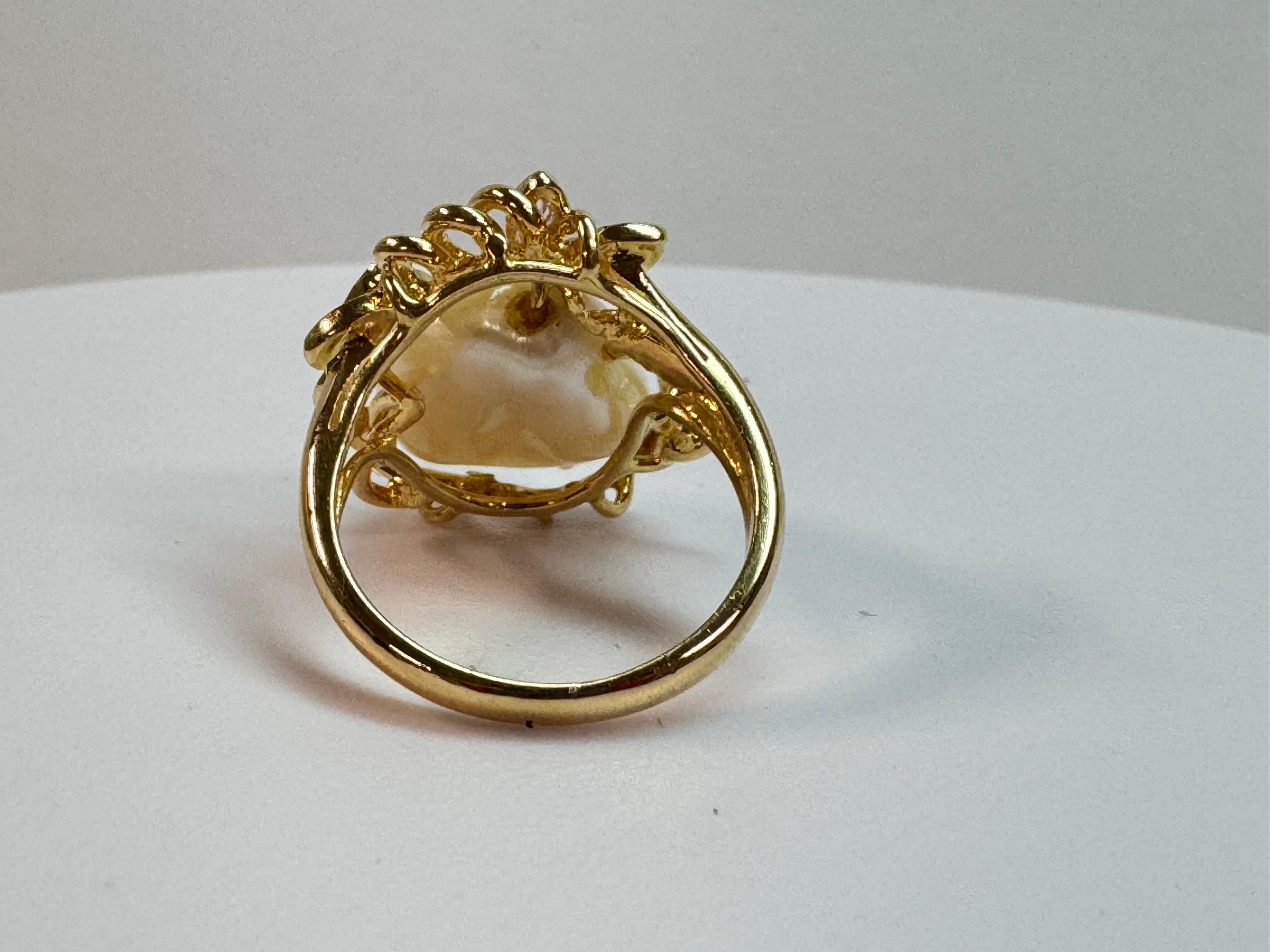 Women's or Men's Yellow Gold Flat Freshwater Pearl Diamond Ring For Sale