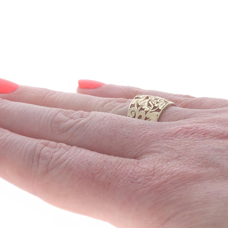 Anello floreale in oro giallo Fleur De Lis 14k in vendita 1