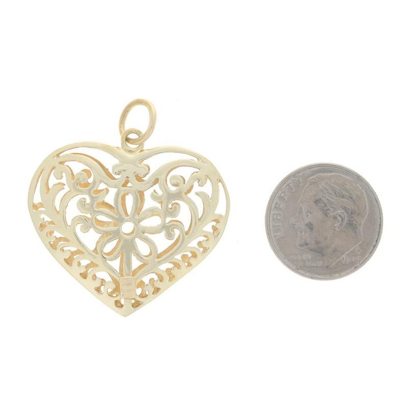 Pendentif cœur à volutes florales en or jaune 14 carats Love Italy Pour femmes en vente