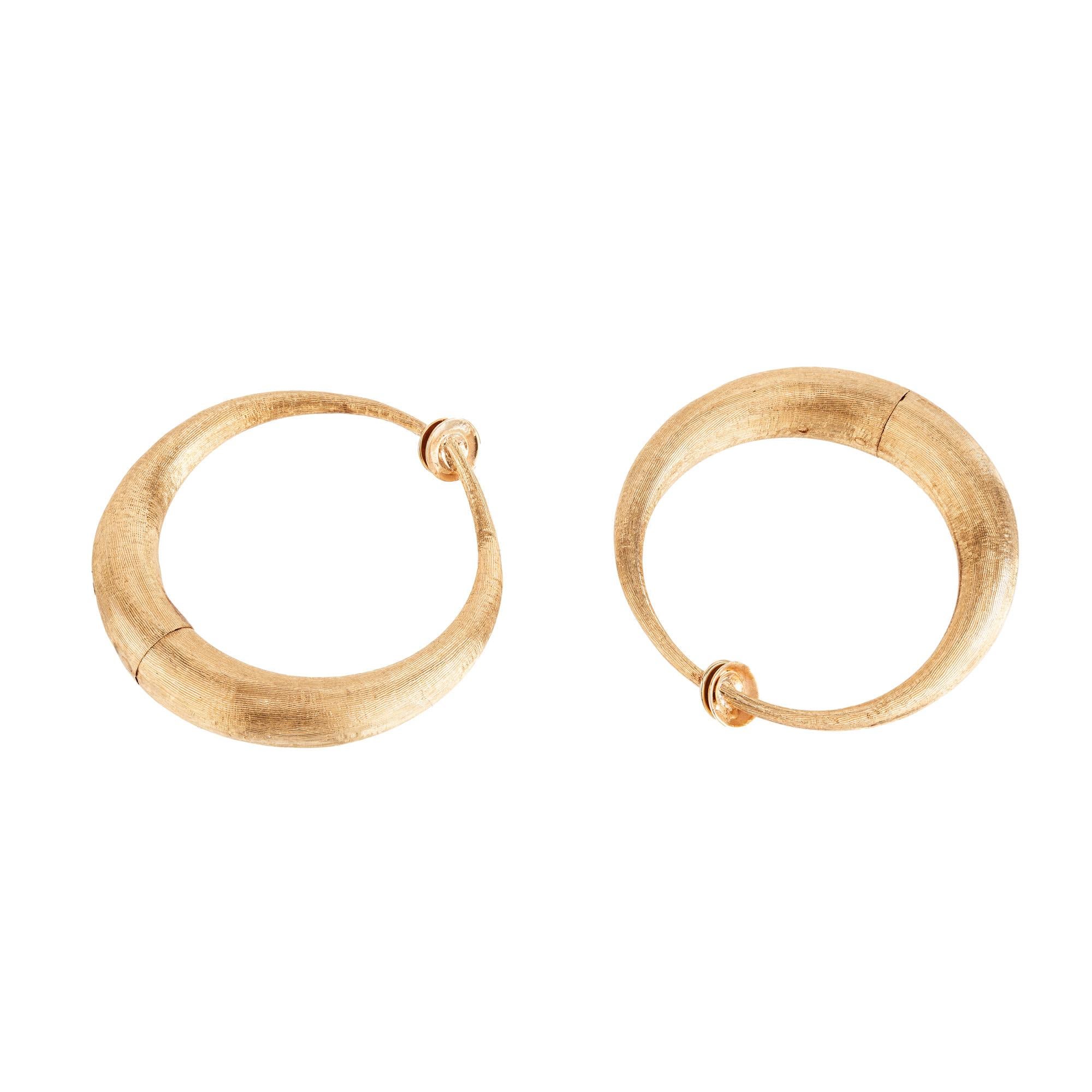 Yellow Gold Florentine Crescent Non Pierced Hoop Earrings  In Good Condition For Sale In Stamford, CT