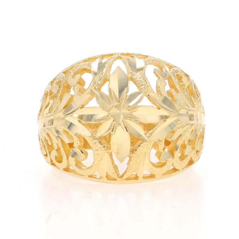 Taille : 6
Frais de taille : Up&Up 2 tailles pour $35 ou Down 1 taille pour $25

Contenu du métal : Or jaune 14k

Style : Bandeau d'affirmation en forme de dôme
Thème : Fleurs et fougères
Caractéristiques : Design/One avec détails
