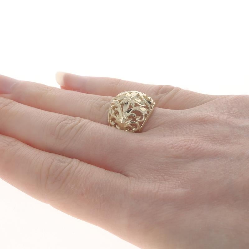 Anneau en or jaune avec dôme en forme de fleur et de fougère - 14k en vente 1