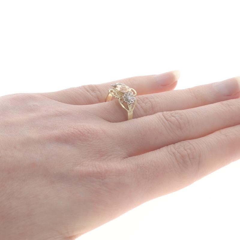 Bague en or jaune avec trois fleurs - 14k Botanical en vente 1