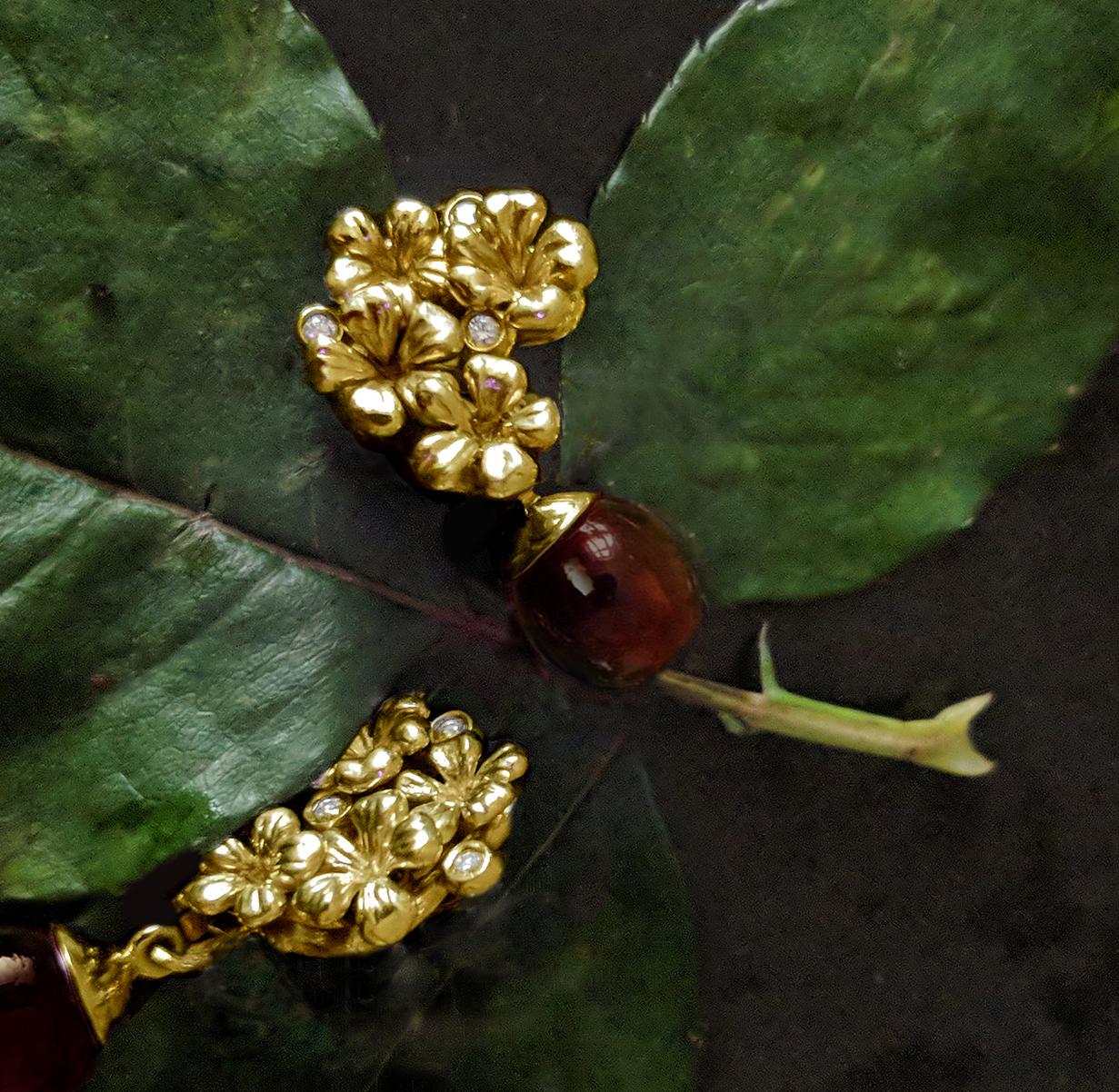 Contemporary Yellow Gold Flowers Clip-on Drop Earrings with Diamonds and Detachable Garnets For Sale