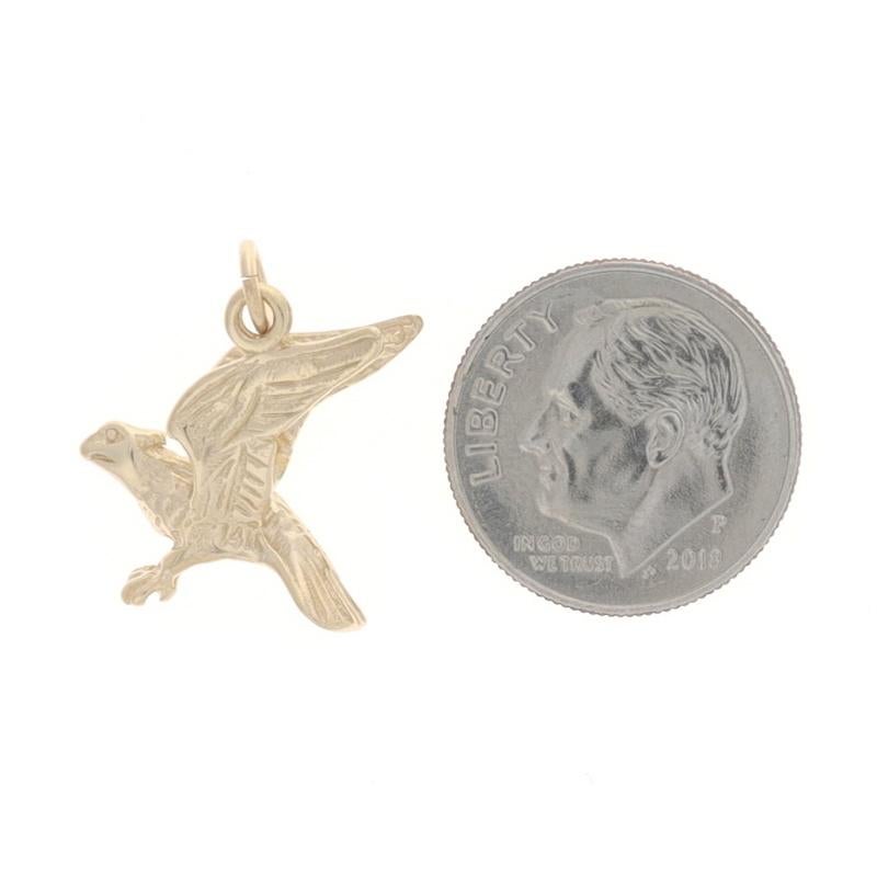 Yellow Gold Flying Bird Charm - 14k Fowl Wildlife Pendant In Excellent Condition For Sale In Greensboro, NC