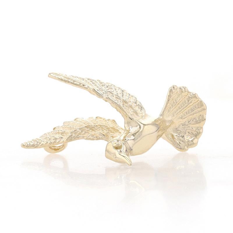 Yellow Gold Flying Hummingbird Pendant - 14k Nature In Excellent Condition In Greensboro, NC