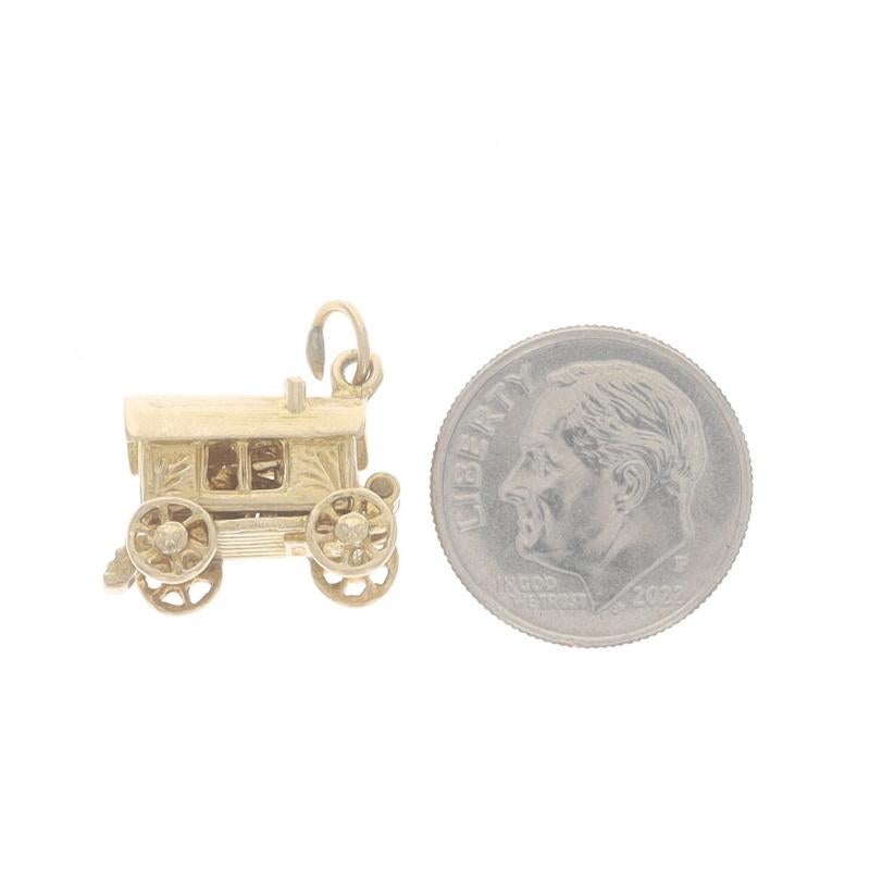 Breloque Wagon Fortune Teller's Wagon en or jaune 9 carats Unisexe en vente