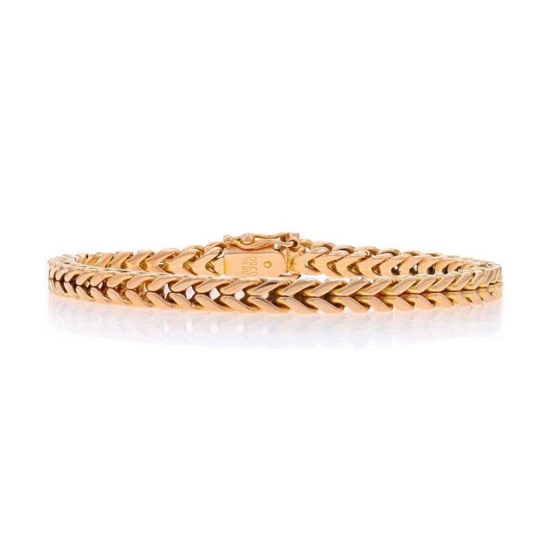 Metal Content: 18k Yellow Gold

Chain Style: Franco
Bracelet Style: Chain
Fastening Type: Tab Box Clasp with Two Side Safety Clasps

Measurements

Length: 7 1/2